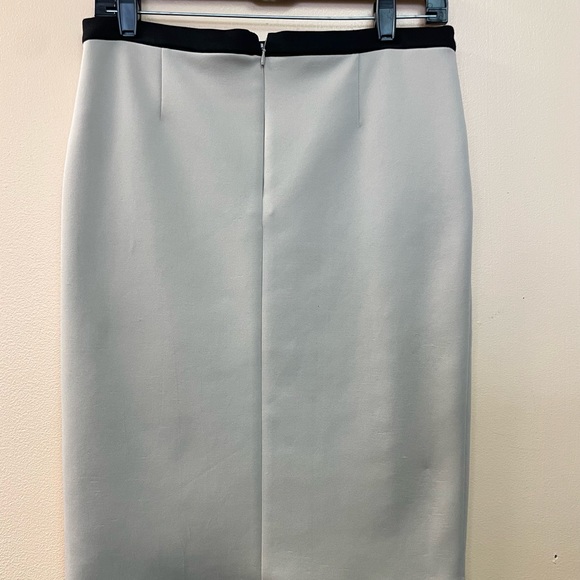 • Beautiful skirt - Picture 4 of 9